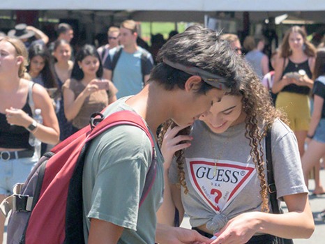 Gold coast students at Griffith o-week